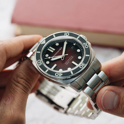 Hull Diver Automatic Ombre Red