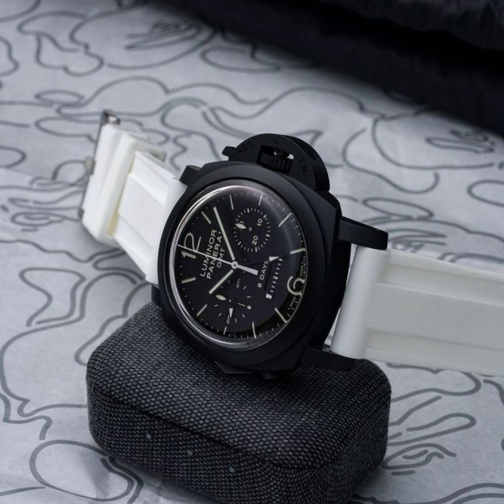 Tempomat Madrid, White Rubber Strap for Panerai, Seiko, Breitling, Tag Heuer Universal 24mm