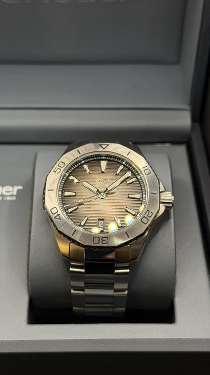 Tag Heuer-Smoky Black/GreySunray Dial