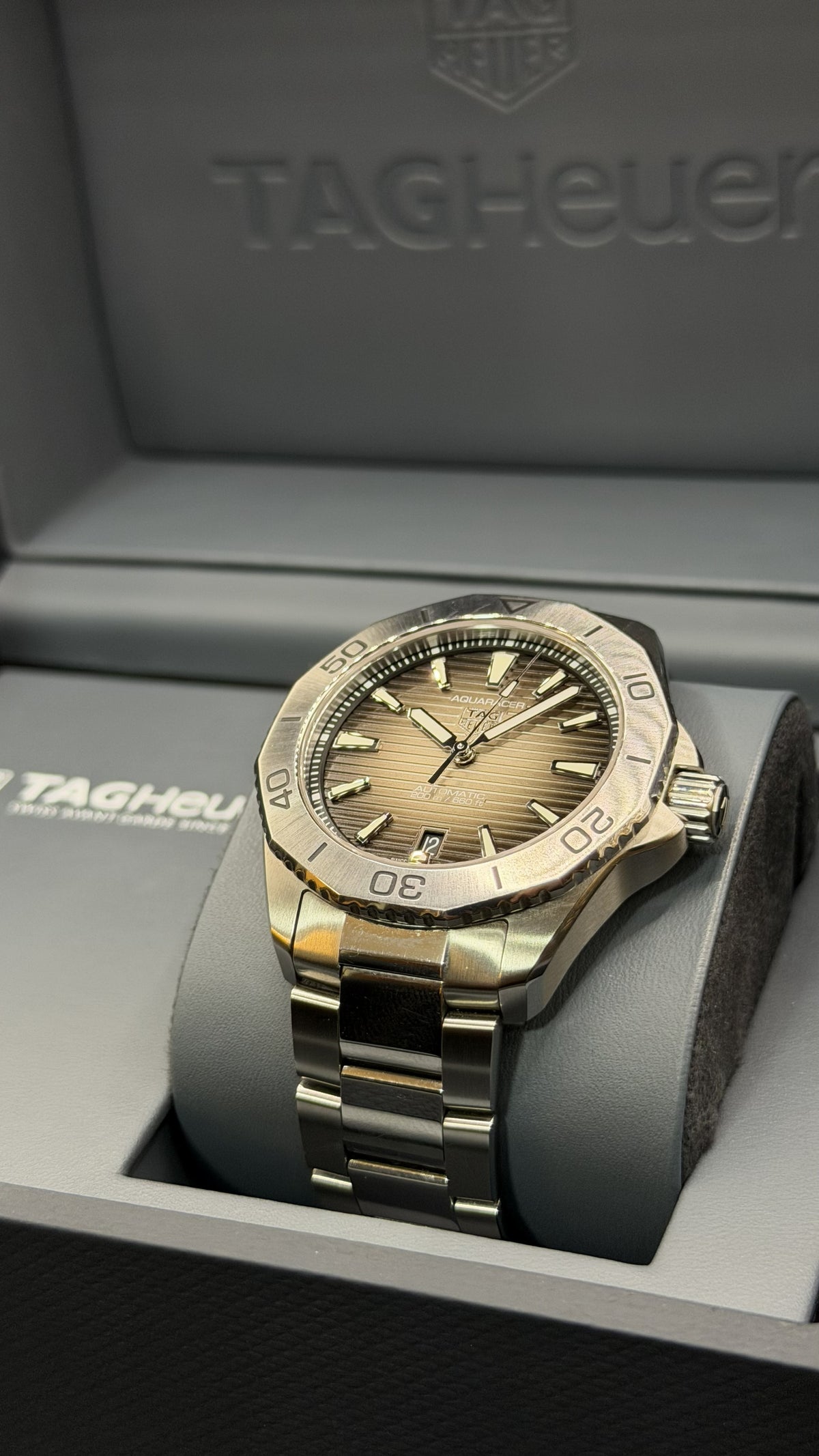 Tag Heuer-Smoky Black/GreySunray Dial
