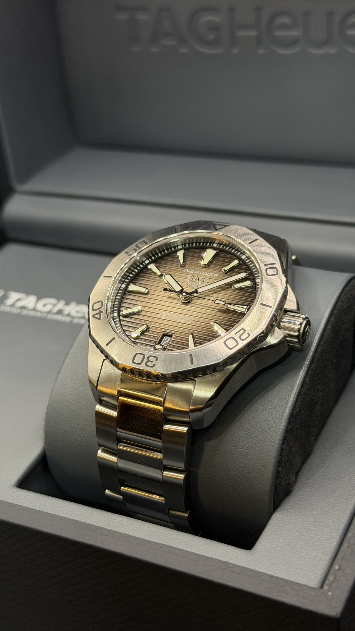 Tag Heuer-Smoky Black/GreySunray Dial